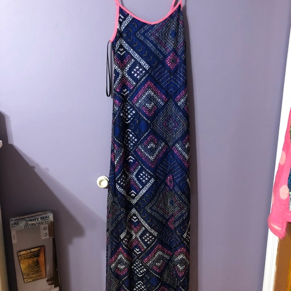 Maxi - Picture 1 of 1